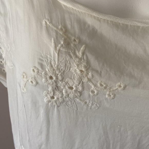 Angela Moda Women’s Off White Eyelet Floral Sheer Short Sleeve Blouse Size Large - Picture 5 of 8